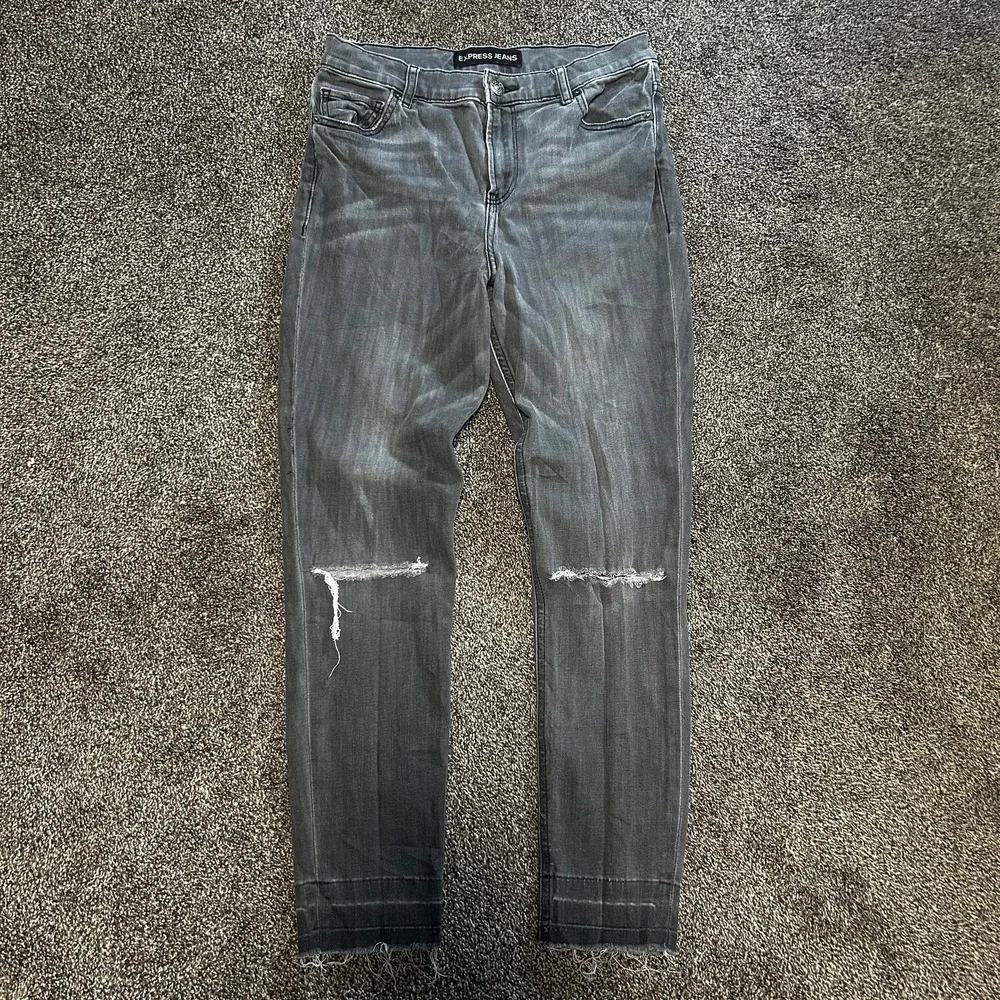 Express Jeans Skinny Womens 8R Gray Good Distressed Knee Raw Hem Faded Denim